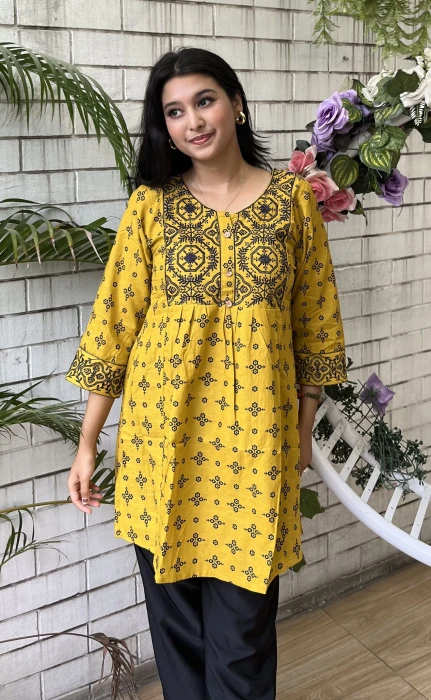 এমব্রয়ডারি করা কটন শর্ট কুর্তি KE 301
